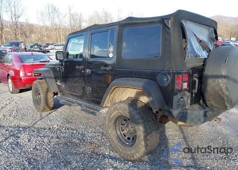 2013 Jeep Wrangler Unlimited Sport z USA, uszkodzony, nr VIN 1C4HJWDG5DL659299